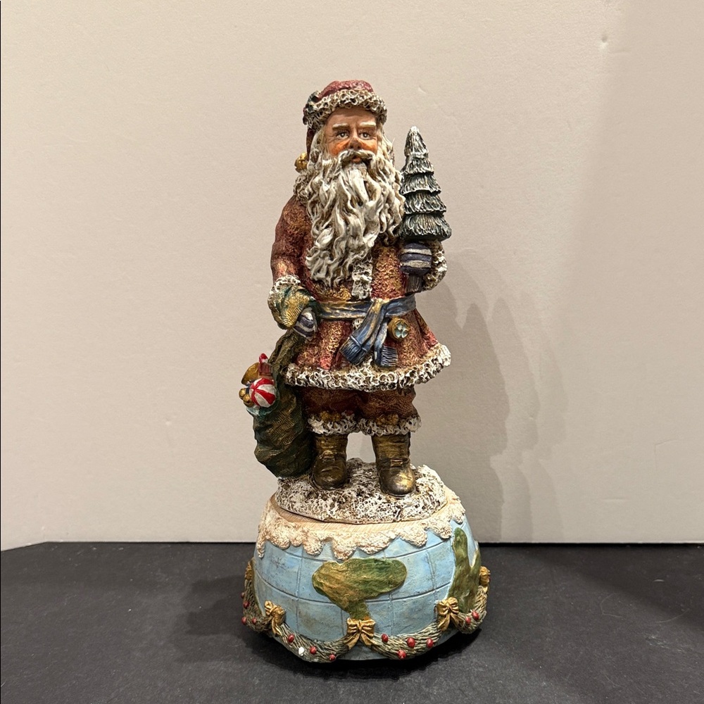 Windsor Collection Santa We Wish You A Merry Christmas Music Box- works great!